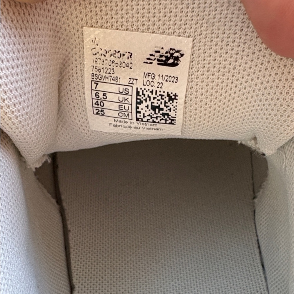 New Balance 9060 - Picture 4 of 4